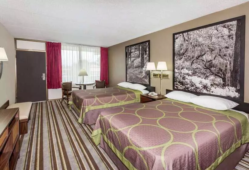 هتل Super 8 By Wyndham Valdosta Mall