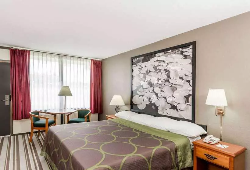 هتل Super 8 By Wyndham Valdosta Mall