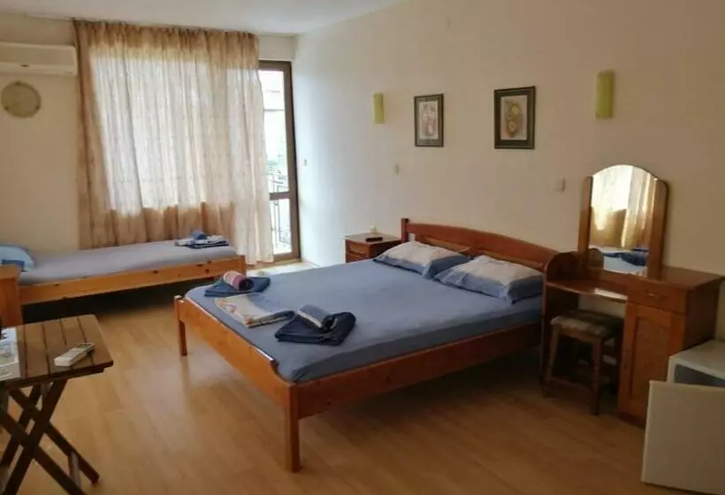 Hotel Guest House Zora   Sarafovo