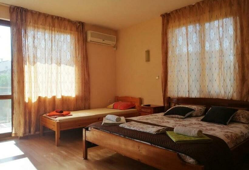 ホテル Guest House Zora Sarafovo