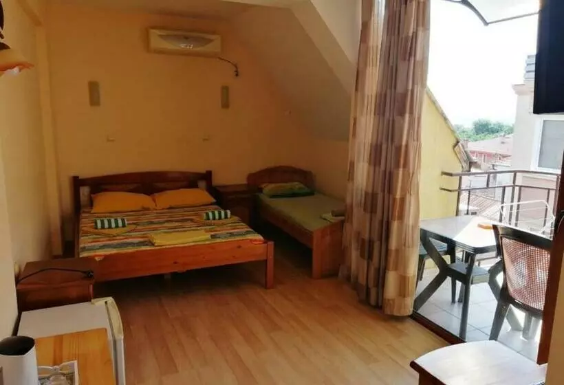 Hotel Guest House Zora   Sarafovo