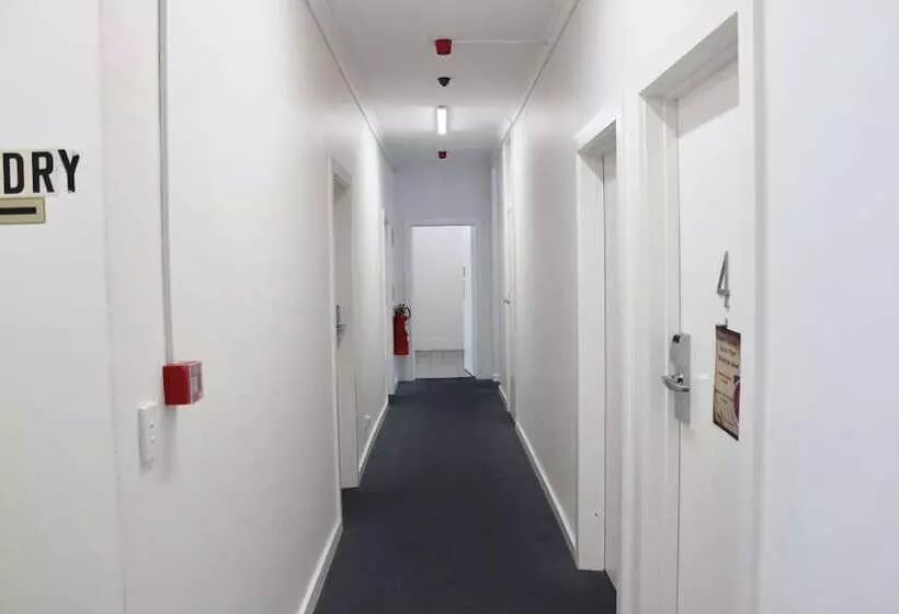 Пансион The Guesthouse   Hostel