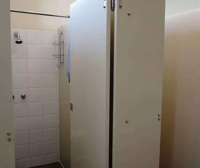 Пансион The Guesthouse   Hostel