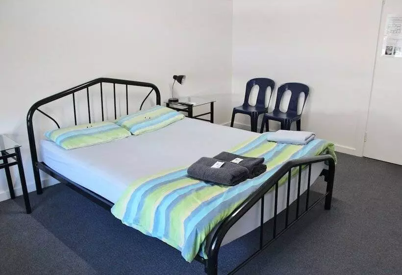 Пансион The Guesthouse   Hostel