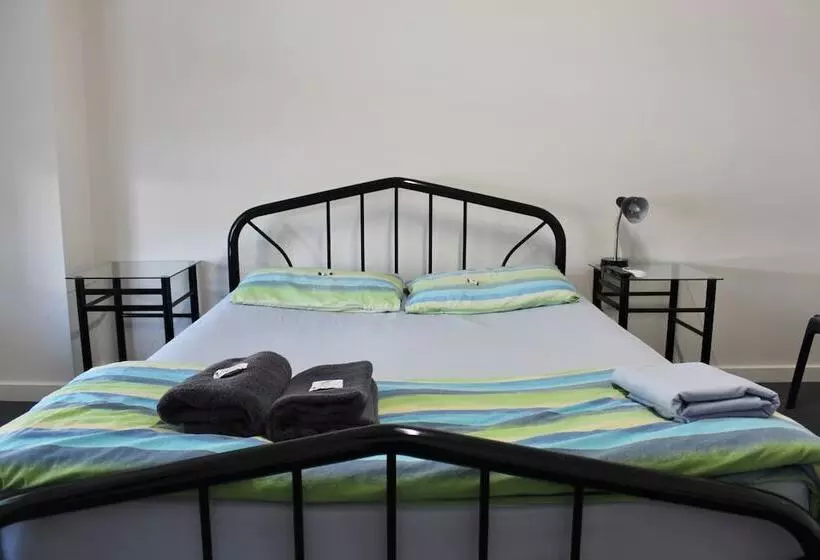 Пансион The Guesthouse   Hostel