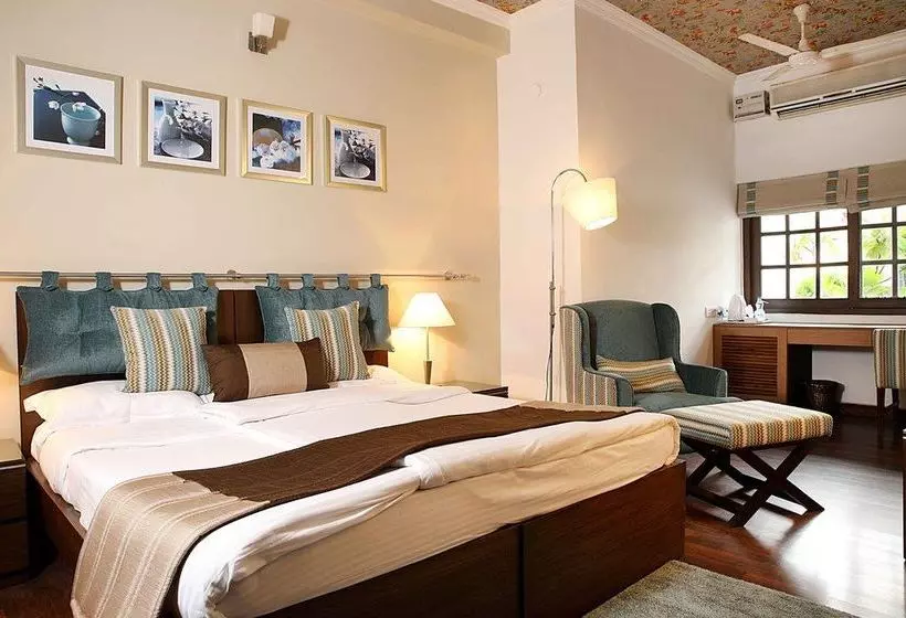 اقامتگاه Ahuja Residency Golf Links