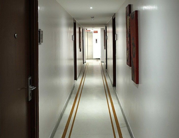 住所 Ahuja Residency Golf Links