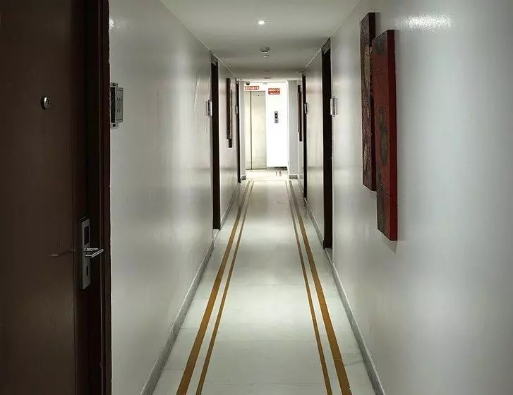 اقامتگاه Ahuja Residency Golf Links