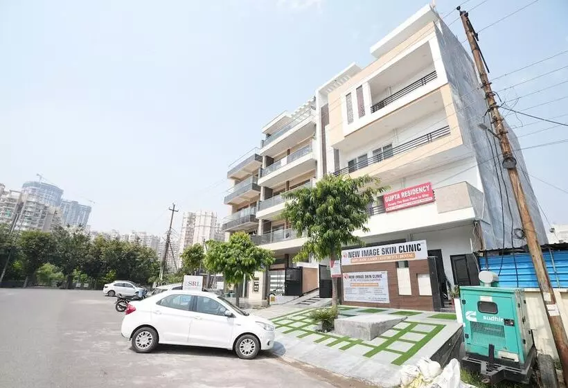 هتل Gupta Residency Near Noida Sector 50 Metro Station