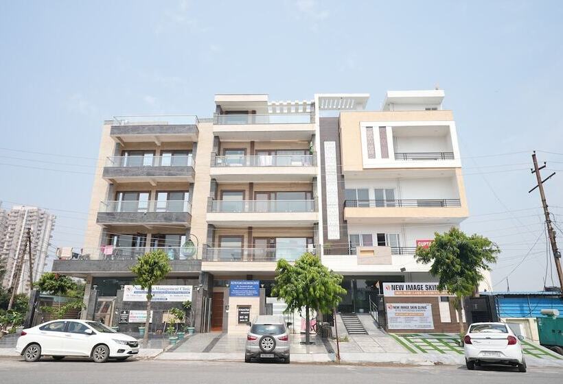호텔 Gupta Residency Near Noida Sector 50 Metro Station