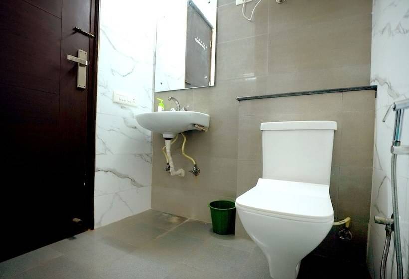 호텔 Gupta Residency Near Noida Sector 50 Metro Station