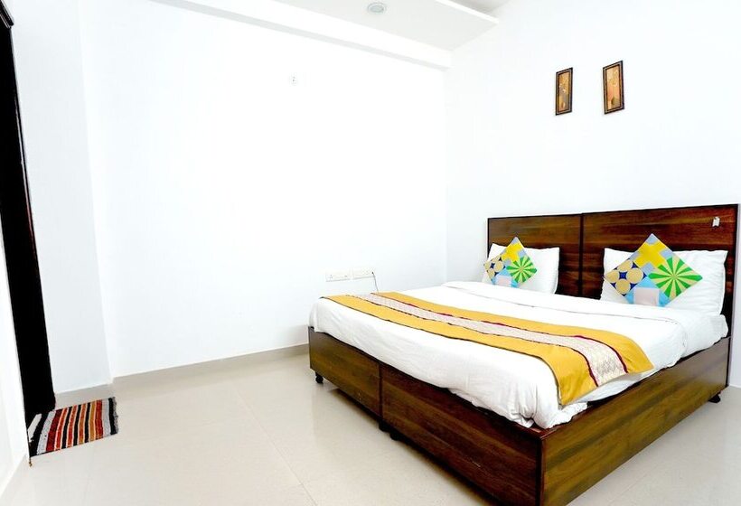 호텔 Gupta Residency Near Noida Sector 50 Metro Station