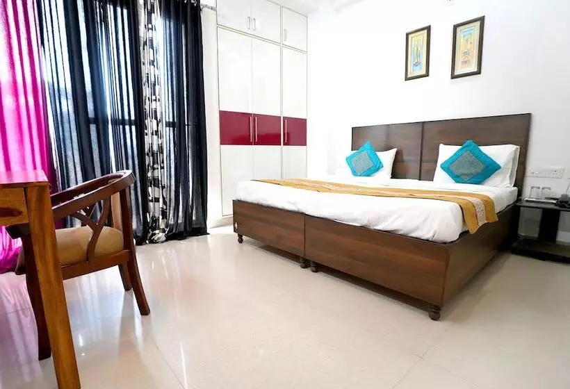 هتل Gupta Residency Near Noida Sector 50 Metro Station