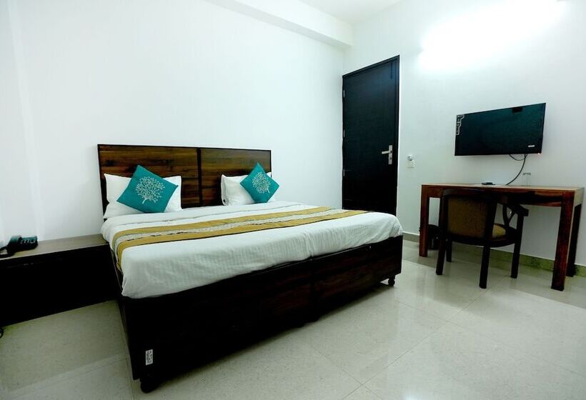 호텔 Gupta Residency Near Noida Sector 50 Metro Station