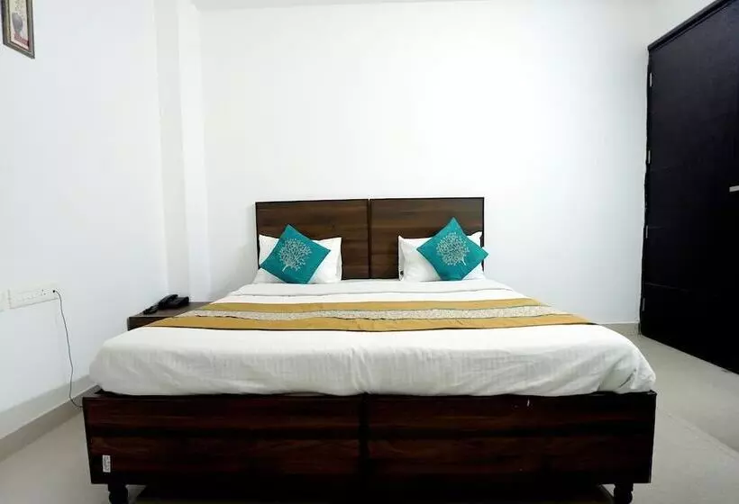 هتل Gupta Residency Near Noida Sector 50 Metro Station