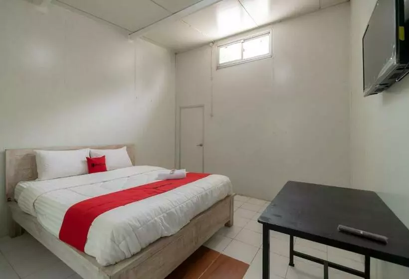 Hotelli Reddoorz @ Taman Green Legon