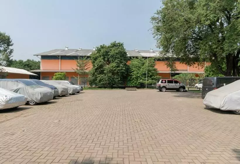 Hotelli Reddoorz @ Taman Green Legon