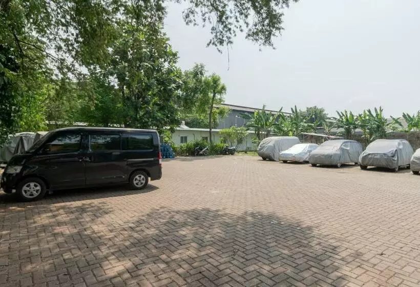 Hotelli Reddoorz @ Taman Green Legon