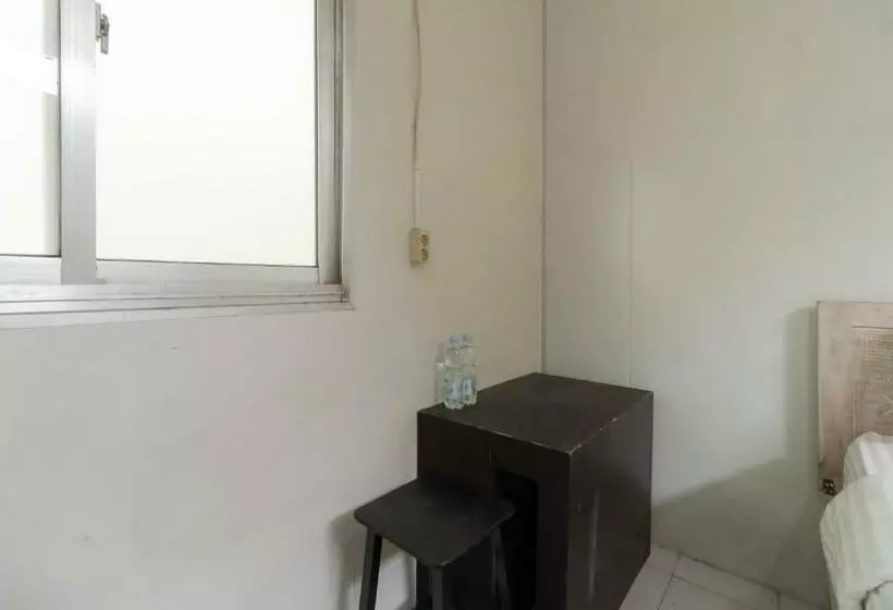 Hotelli Reddoorz @ Taman Green Legon