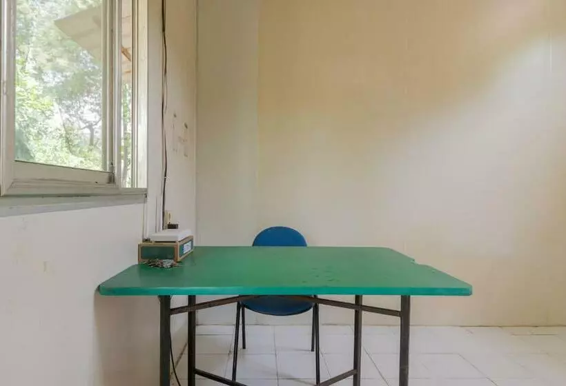 Hotelli Reddoorz @ Taman Green Legon