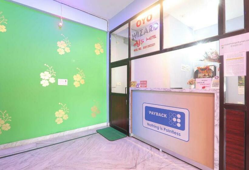 ホテル Spot On 92363 Ajs