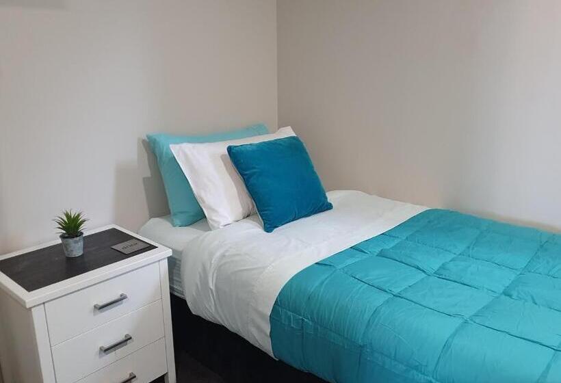 فندق على الطريق Travel Stay City Hostel