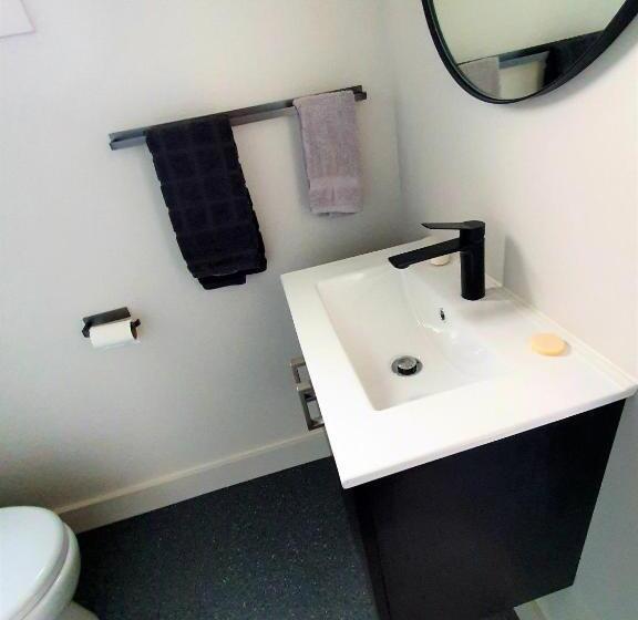 فندق على الطريق Travel Stay City Hostel