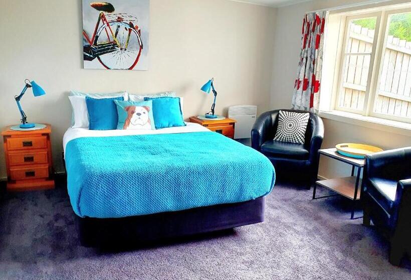 فندق على الطريق Travel Stay City Hostel