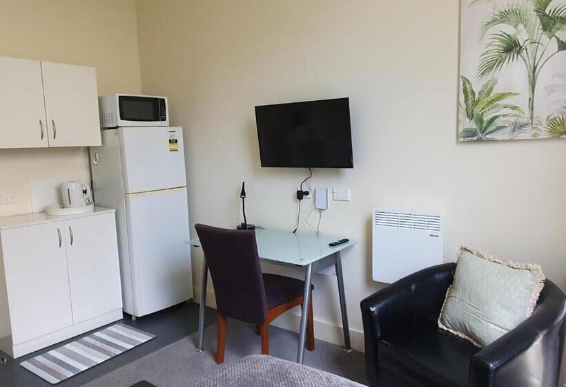 فندق على الطريق Travel Stay City Hostel