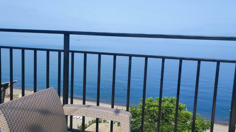 پانسیون Guest House Garden Beach