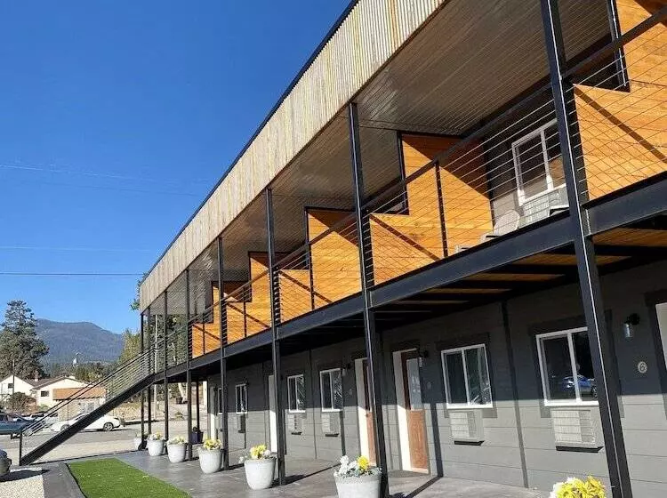 The Darmont Hotel And Suites