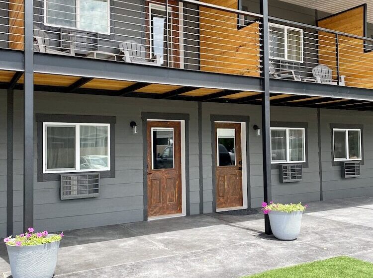 The Darmont Hotel And Suites