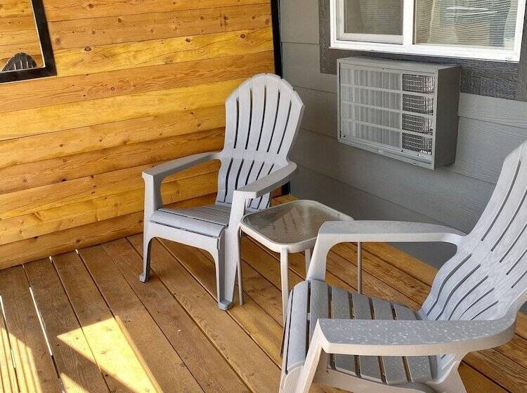 The Darmont Hotel And Suites