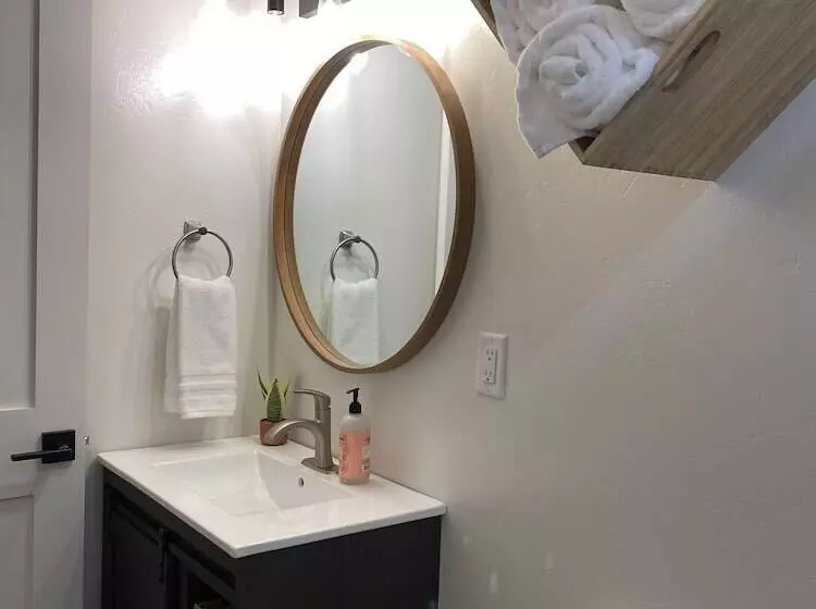 The Darmont Hotel And Suites