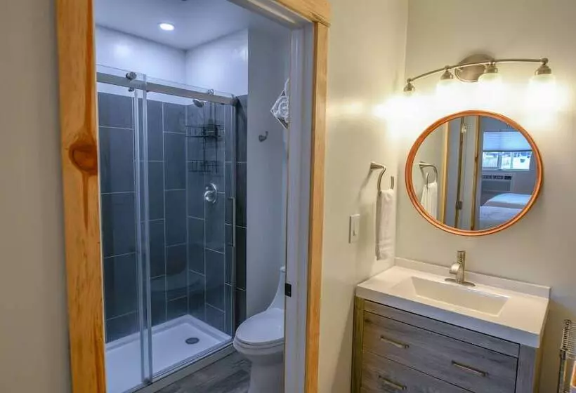 The Darmont Hotel And Suites