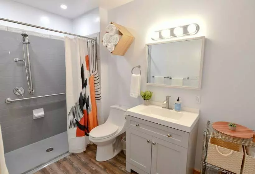 The Darmont Hotel And Suites