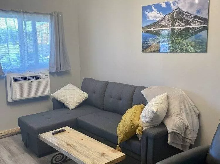 The Darmont Hotel And Suites