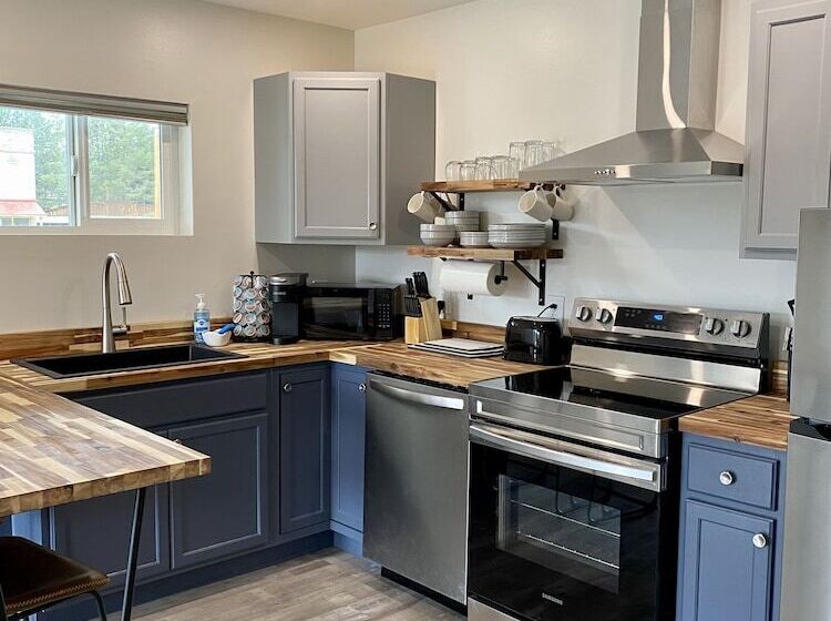 The Darmont Hotel And Suites