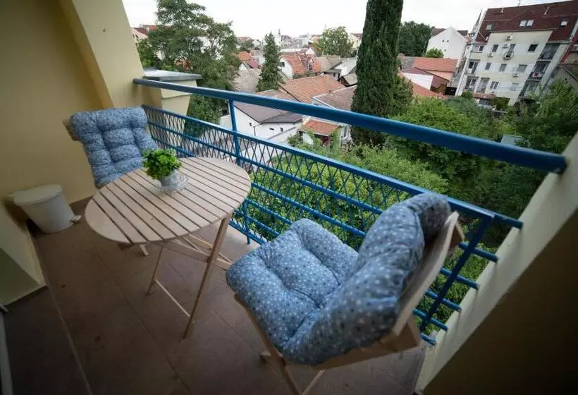 Apartment Vera With Free Garage
