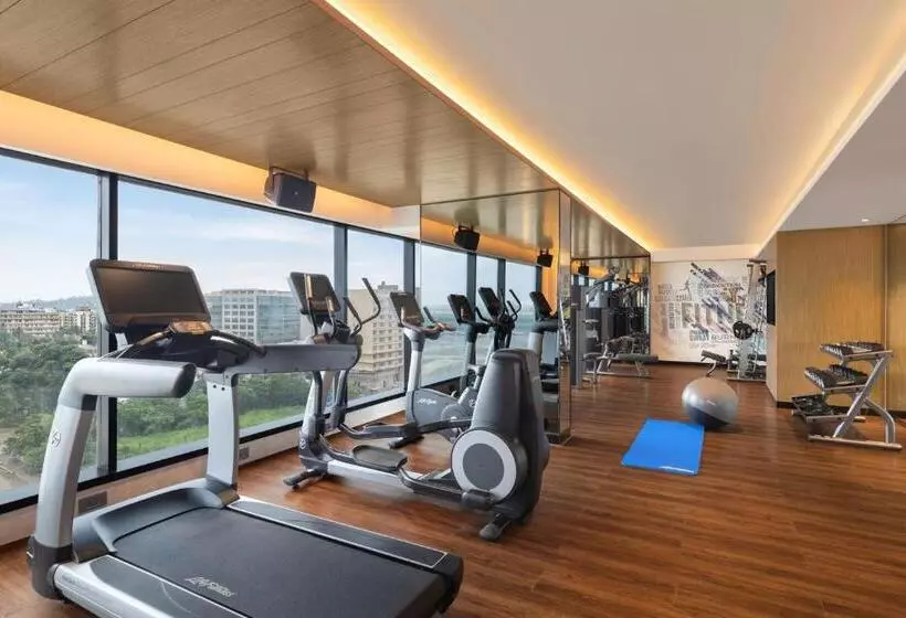 ホテル Fairfield By Marriott Mumbai International Airport