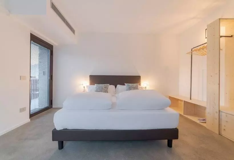 Hotelli Agriturismo B&b Caffè E Vino