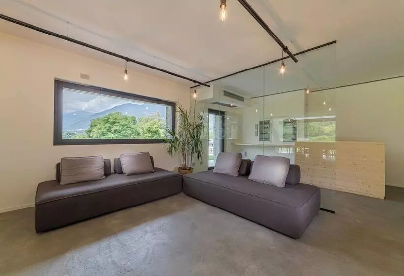 Hotelli Agriturismo B&b Caffè E Vino