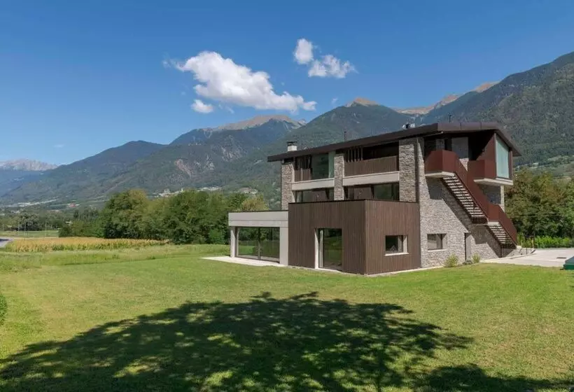 Hotelli Agriturismo B&b Caffè E Vino