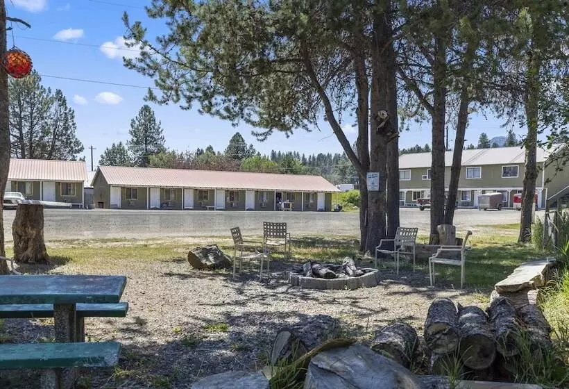 ホテル Birch Glen Lodge