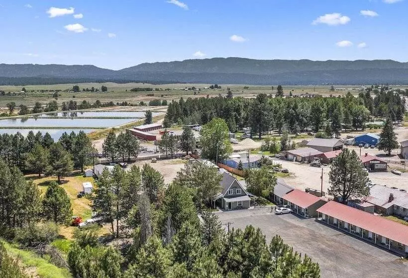 ホテル Birch Glen Lodge