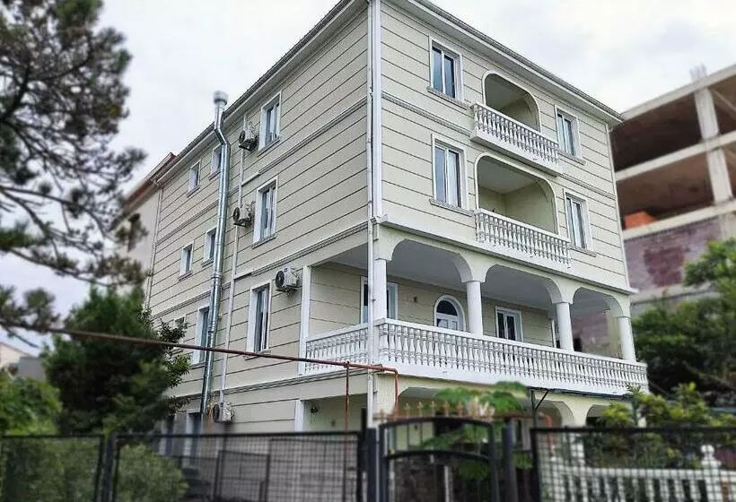 هتل Guesthouse White Swan