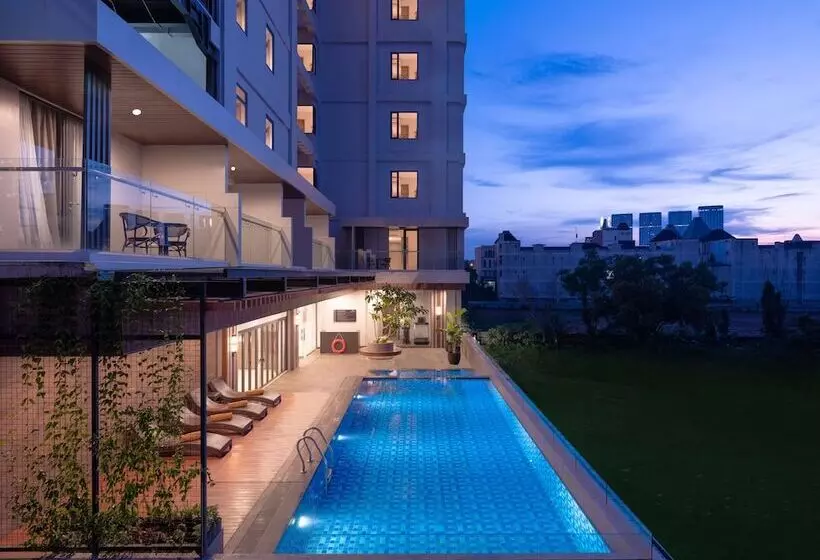 هتل Santika Batam