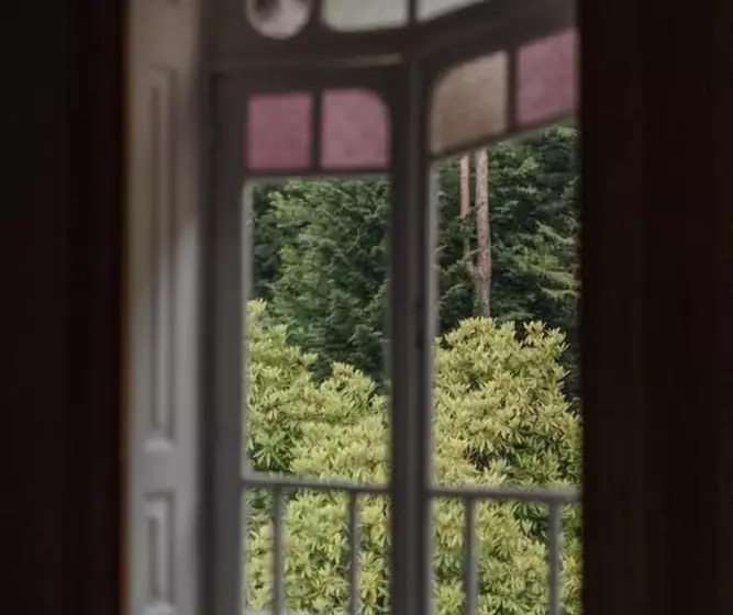 هتل The Grove Houses