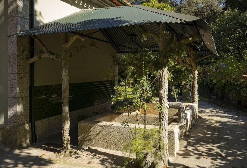 هتل The Grove Houses