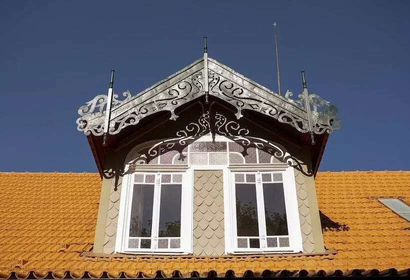 هتل The Grove Houses